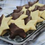 Biscuits sablés avec glaçage au chocolat magnifique et très suaves pour Noël
