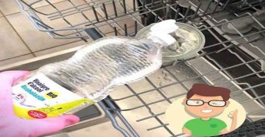 Comment Nettoyer un Lave-Vaisselle qui Pue et Lave Mal en 3 Étapes.