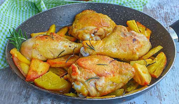 Cuisses de poulet aux pommes de terre croustillantes