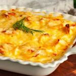 Gratin de pommes de terre au saumon et à la béchamel