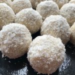 Truffes chocolat blanc-coco de Noël