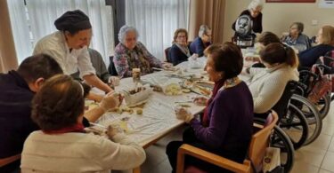 Dites adieu aux maisons de retraite : l’avenir c’est les “maisons communes pour personnes âgées”