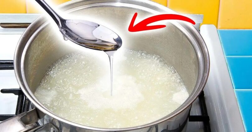 Pourquoi faut-il ajouter du vinaigre à l’eau de cuisson du riz ? Quand vous le saurez, vous le ferez toujours