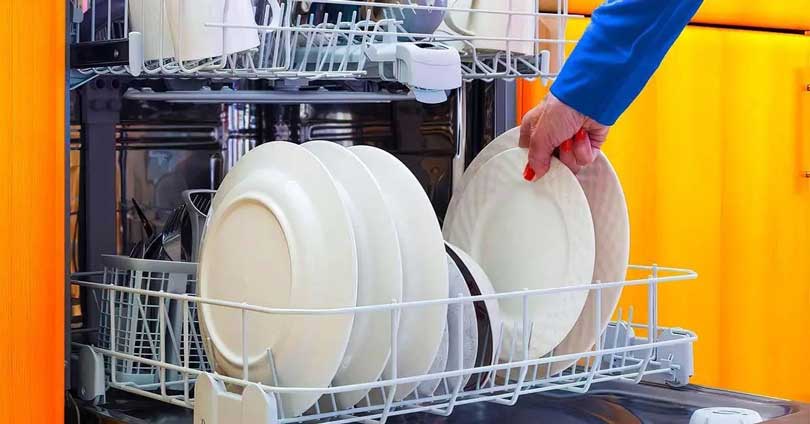 Vous endommagez à chaque fois votre lave-vaisselle à cause de cette erreur courante : il faut absolument l’éviter