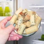 Ne jetez pas vos bouchons de liège ! En les mettant au réfrigérateur, vous pouvez résoudre un problème courant que nous rencontrons tous.