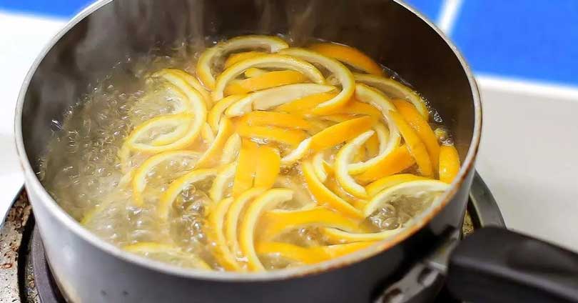 Ne jetez plus les écorces d'orange, faites les bouillir : tout le monde raffole de cette préparation